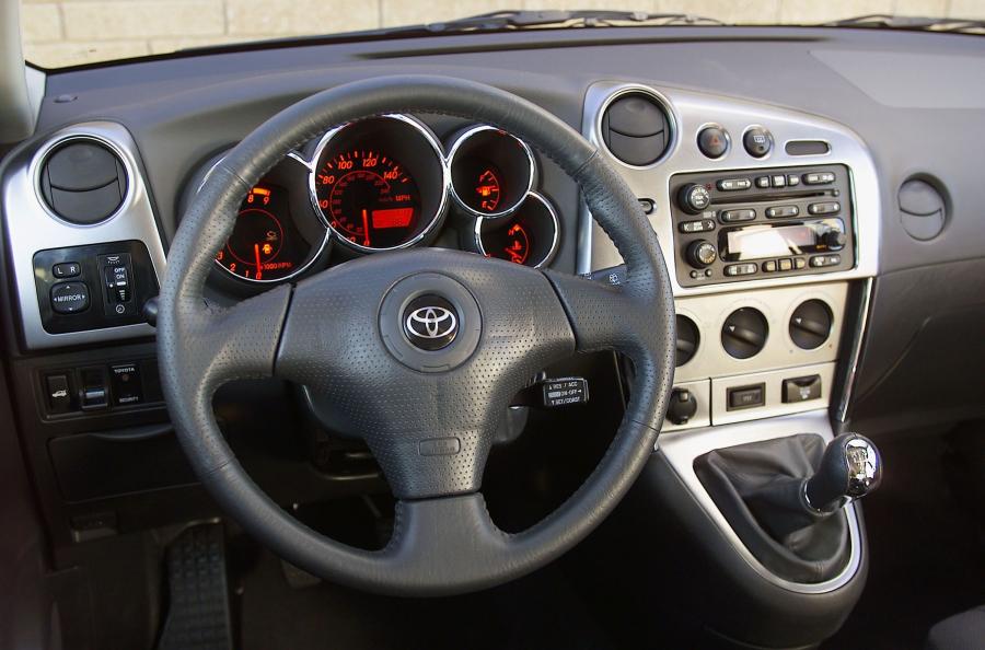  Toyota Matrix 2003 года  (фото 33 из 102)
